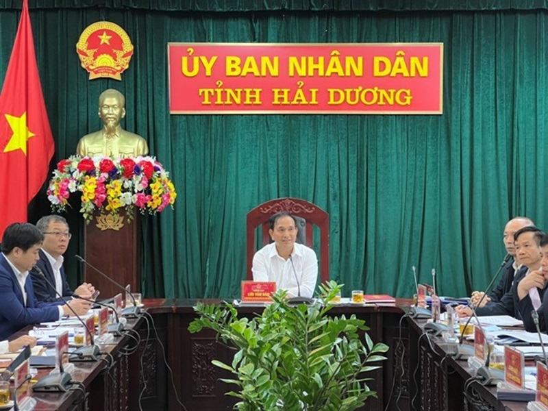 Phó Chủ tịch UBND tỉnh Hải Dương Lưu Văn Bản vừa chủ trì buổi làm việc với Tập đoàn Điện lực Việt Nam