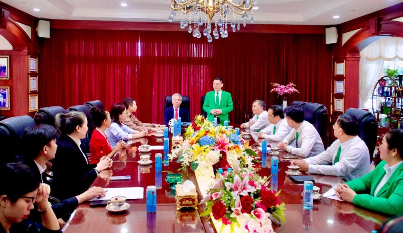 Ông Hồ Huy - Chủ tịch Tập đoàn Mai Linh phát biểu tại lễ ký kết