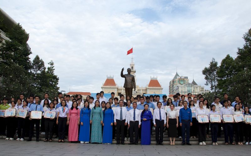 TP. Hồ Chí Minh tuyên dương 77 thủ khoa và 80 gương “Học sinh 3 rèn luyện”