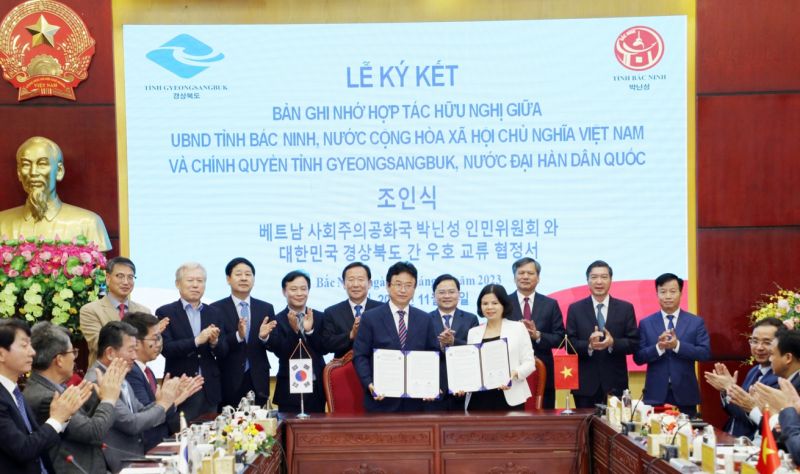 Lãnh đạo tỉnh Bắc Ninh và tỉnh Gyeongsangbuk ký kết Bản ghi nhớ hợp tác.