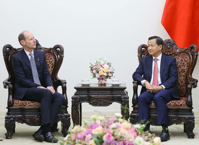 Phó Thủ tướng Lê Minh Khái mong muốn và tin tưởng với kinh nghiệm và tiềm lực của mình, ANZ sẽ phát triển ổn định, hiệu quả tại Việt Nam. Ảnh VGP