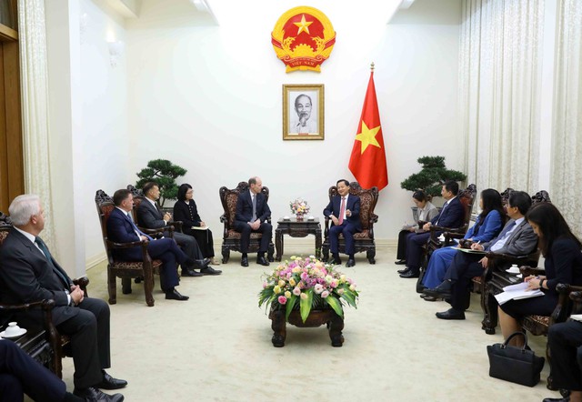 Phó Thủ tướng Lê Minh Khái mong muốn và tin tưởng với kinh nghiệm và tiềm lực của mình, ANZ sẽ phát triển ổn định, hiệu quả tại Việt Nam. Ảnh VGP