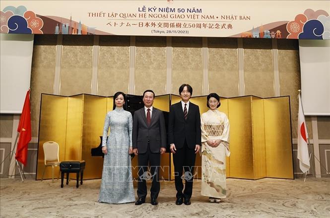 Chủ tịch nước Võ Văn Thưởng và Phu nhân cùng Hoàng Thái tử Akishino và Công nương tại Lễ kỷ niệm 50 năm thiết lập quan hệ ngoại giao Việt Nam - Nhật Bản. Ảnh: Thống Nhất/TTXVN