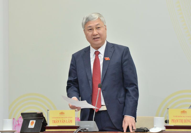 Ủy viên Thường trực Ủy ban Tài chính - Ngân sách Trần Văn Lâm phát biểu. Ảnh: Hồ Long