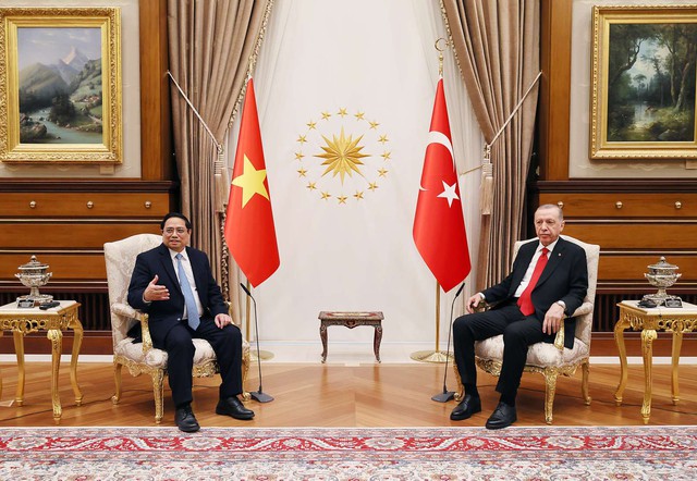 Thủ tướng Phạm Minh Chính đề nghị Thổ Nhĩ Kỳ tạo điều kiện cho các mặt hàng xuất khẩu thế mạnh của Việt Nam thâm nhập vào chuỗi siêu thị, hệ thống phân phối của Thổ Nhĩ Kỳ - Ảnh: VGP/Nhật Bắc