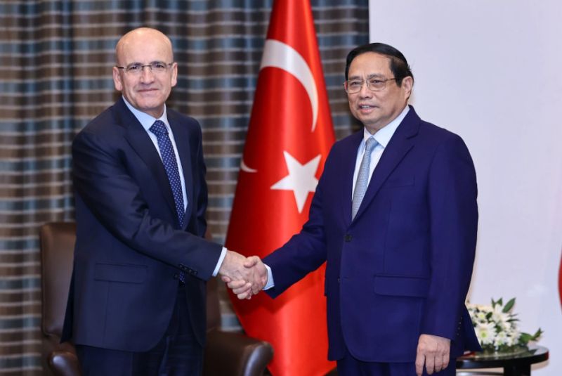 Thủ tướng Phạm Minh Chính tiếp Bộ trưởng Công nghiệp và Công nghệ Thổ Nhĩ Kỳ Fatih Kacir sáng 30/11.