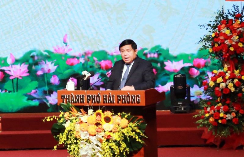 Bộ trưởng Bộ Kế hoạch và Đầu tư Nguyễn Chí Dũng phát biểu