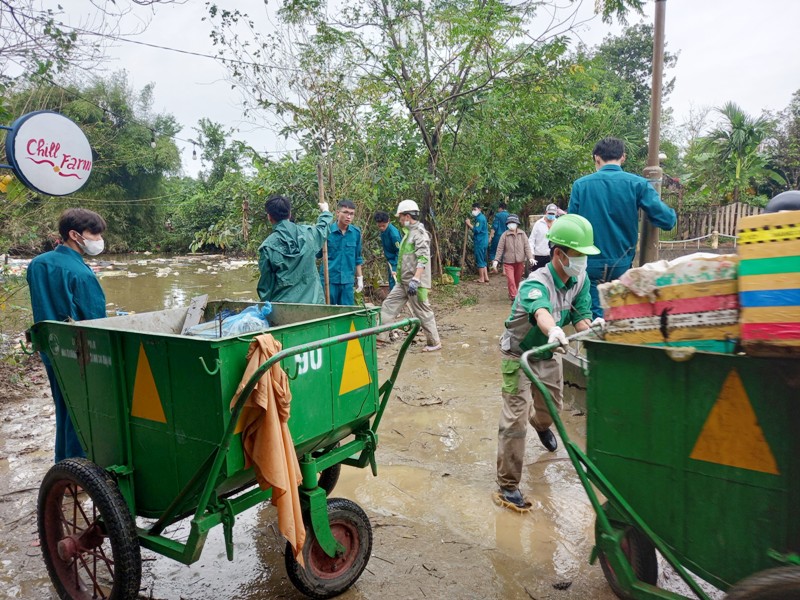 Hội Cựu chiến binh, Bảo vệ Dân phố tham gia dọn rác thải ngày 3.12