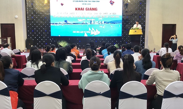 Quang cảnh Lễ khai giảng Lớp bồi dưỡng. Quang cảnh Lễ khai giảng Lớp bồi dưỡng.