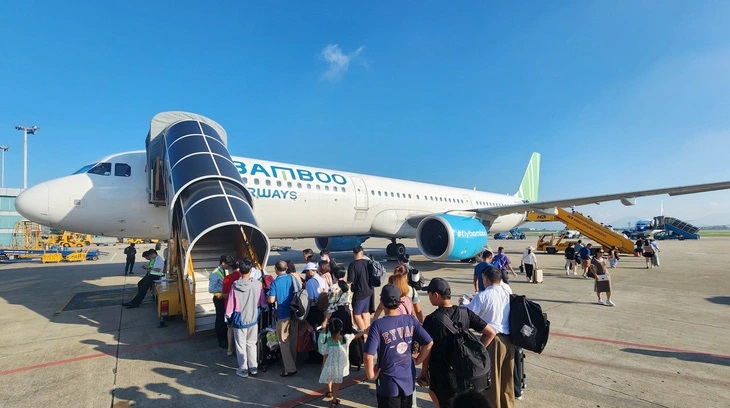 Từ ngày 01/03/2024 sẽ tăng giá trần vé máy bay trên các đường bay nội địa