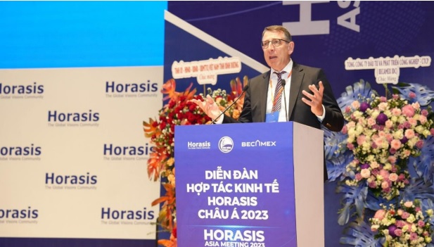 &Ocirc;ng Frank-J&uuml;rgen Richter, Chủ tịch Diễn đ&agrave;n Hợp t&aacute;c Kinh tế ch&acirc;u &Aacute; Horasis ph&aacute;t biểu tại Lễ khai mạc.