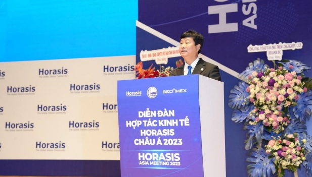 &Ocirc;ng V&otilde; Văn Minh, Chủ tịnh UBND tỉnh B&igrave;nh Dương ph&aacute;t biểu tại Lễ khai mạc.