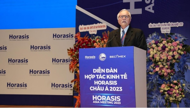 &Ocirc;ng John Jung, Chủ tịch v&agrave; Đồng s&aacute;ng lập Cộng đồng Th&ocirc;ng minh Thế giới ph&aacute;t biểu c&ocirc;ng bố B&igrave;nh Dương đạt Top 1 ICF cộng đồng th&ocirc;ng minh thế giới năm 2023