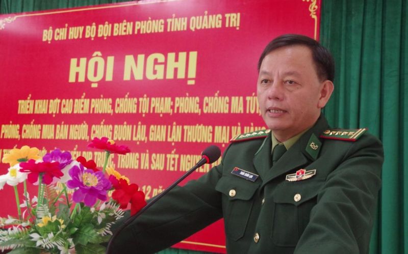 Đại tá Trần Xuân Lạn, Phó Chỉ huy trưởng BĐBP Quảng Trị phát biểu tại hội nghị. Ảnh: Đình Tiến