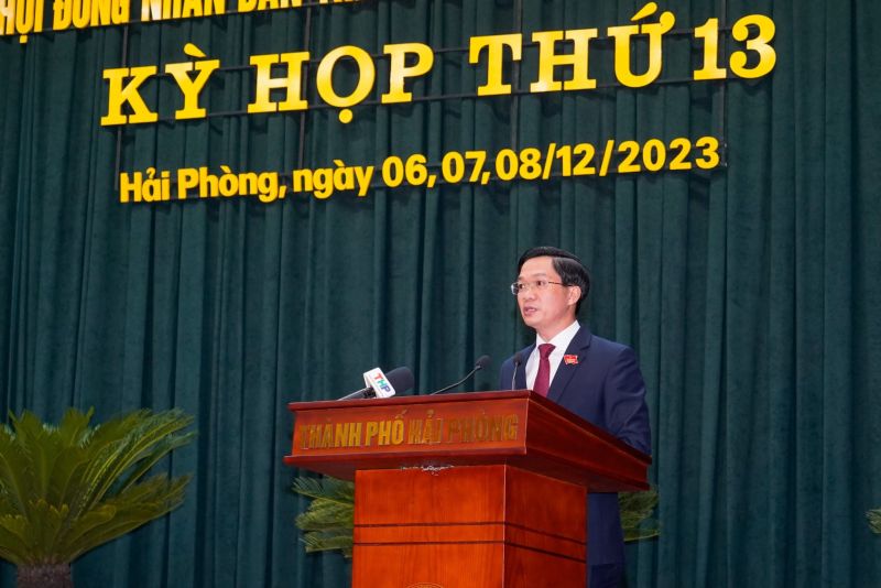 Chủ tịch HĐND thành phố Phạm Văn Lập phát biểu khai mạc Kỳ họp.