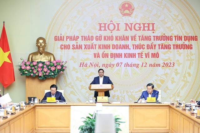 Thủ tướng Phạm Minh Chính chủ trì Hội nghị bàn giải pháp tháo gỡ khó khăn về tăng trưởng tín dụng cho sản xuất kinh doanh, thúc đẩy tăng trưởng và ổn định kinh tế vĩ mô.