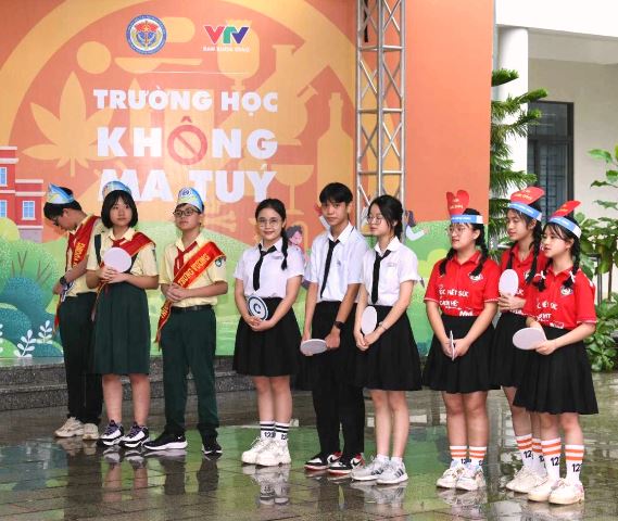 Các em học sinh tại TP.Đà Nẵng tham gia cuộc thi “Trường học không ma túy”.