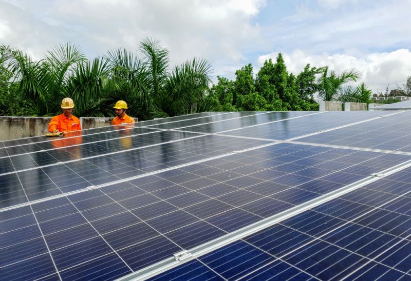 Đề xuất điện mặt trời mái nhà phát lên lưới điện giá 0 đồng