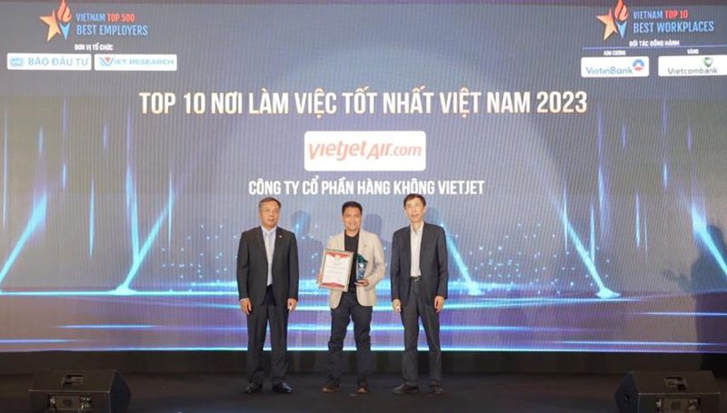 Vietjet được trao giải Nơi làm việc tốt nhất Việt Nam 2023, ghi nhận môi trường làm việc năng động, cởi mở và chuyên nghiệp (ảnh: M.Đ)
