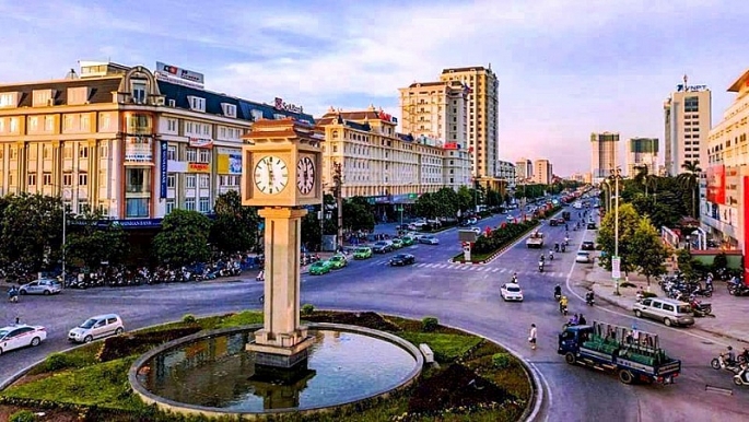 Cột đồng hồ thành phố Bắc Ninh.