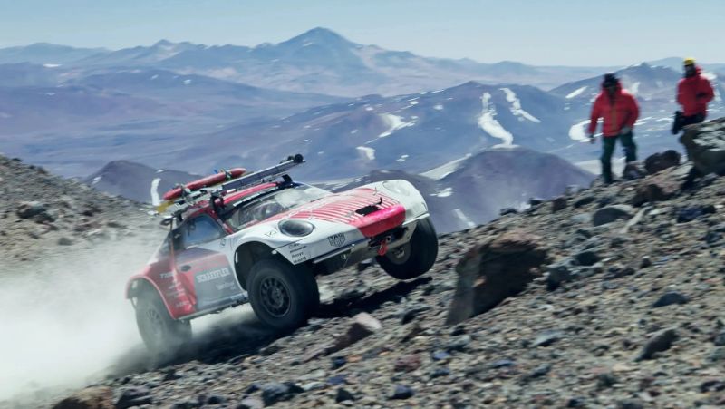 Porsche 911 đang nắm kỷ lục độ cao vận hành cao nhất