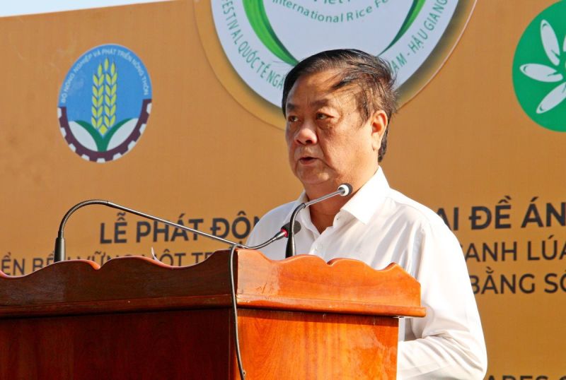 Bộ trưởng Bộ NN&PTNT Lê Minh Hoan phát động người dân và doanh nghiệp tham gia sản xuất 1 triệu ha lúa chất lượng cao, giảm phát thải.