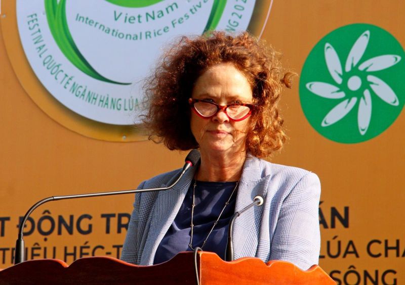 Bà Carolin Turk, Giám đốc WB tại Việt Nam cho biết WB sẽ đồng hành với Việt Nam trong thực hiện Đề án sản xuất 1 triệu ha lúa chất lượng cao, giảm phát thải carbon.