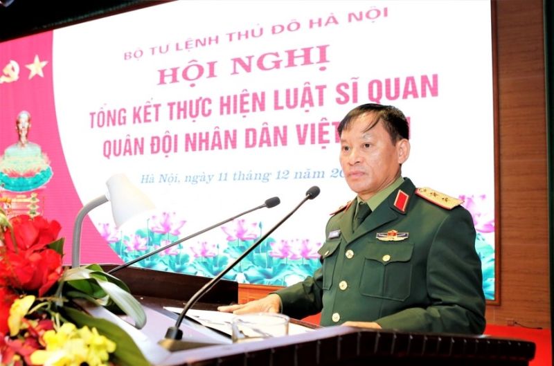 Trung tướng Trần Ngọc Tuấn, Chính ủy Bộ tư lệnh Thủ đô Hà Nội, chủ trì hội nghị.