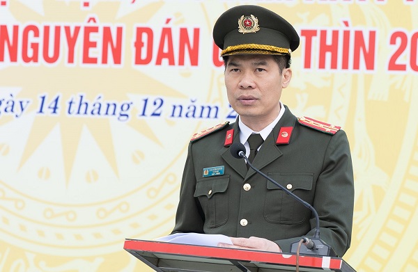 Đại tá Cao Minh Huyền giao nhiệm vụ cho lực lượng Công an tỉnh.