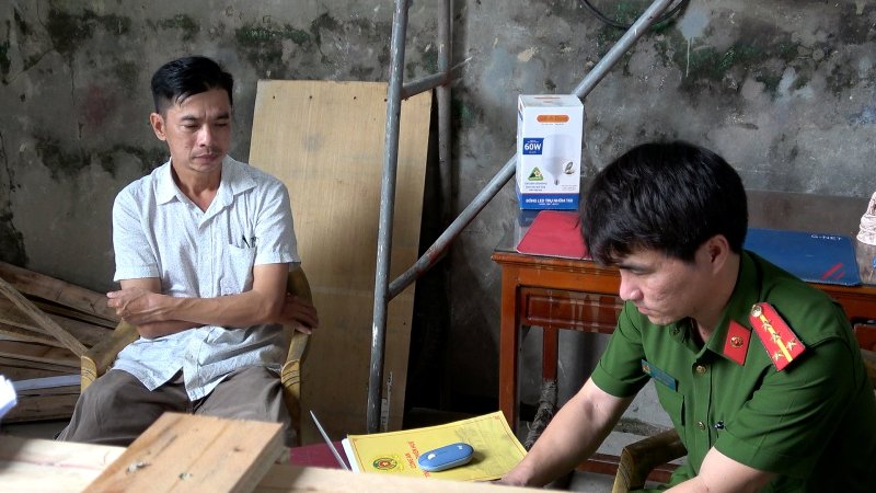 Thừa Thiên Huế- Phá đường dây dùng kính ô tô Trung Quốc, gắn nhãn mác các thương hiệu lớn nước ngoài