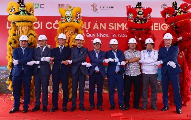 Lãnh đạo Công ty Phú Mỹ - Quy Nhơn và đại diện các đơn vị thi công tỏ rõ quyết tâm thực hiện dự án.