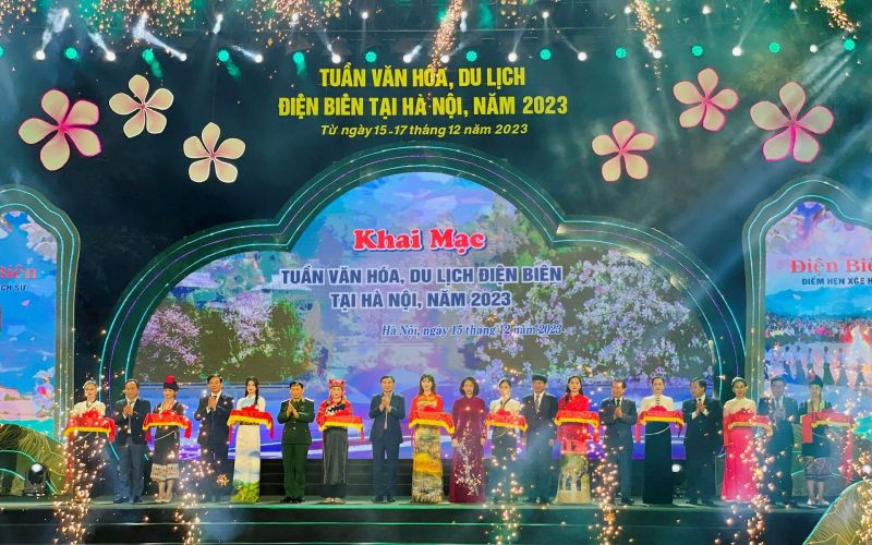 Tuần văn hóa, du lịch Điện Biên tại Hà Nội là dịp giới thiệu những giá trị văn hóa, sản phẩm du lịch của vùng đất Điện Biên đến du khách và nhân dân thành phố Hà Nội.