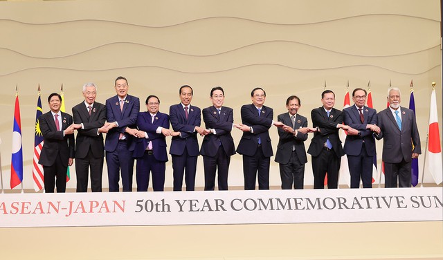 Hội nghị cấp cao kỷ niệm 50 năm quan hệ ASEAN-Nhật Bản là dịp để lãnh đạo cấp cao hai bên cùng kiểm điểm thành quả hợp tác, từ đó đề ra định hướng phát triển quan hệ trong giai đoạn mới - Ảnh: VGP/Nhật Bắc