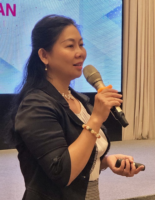 Bà Nguyễn Thanh Bình giới thiệu nội dung Chương trình tập huấn.