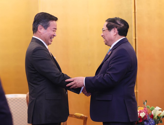 Thủ tướng Phạm Minh Chính và ông Masayuki Hyodo, Chủ tịch kiêm Tổng Giám đốc Tập đoàn Sumitomo - Ảnh: VGP/Nhật Bắc