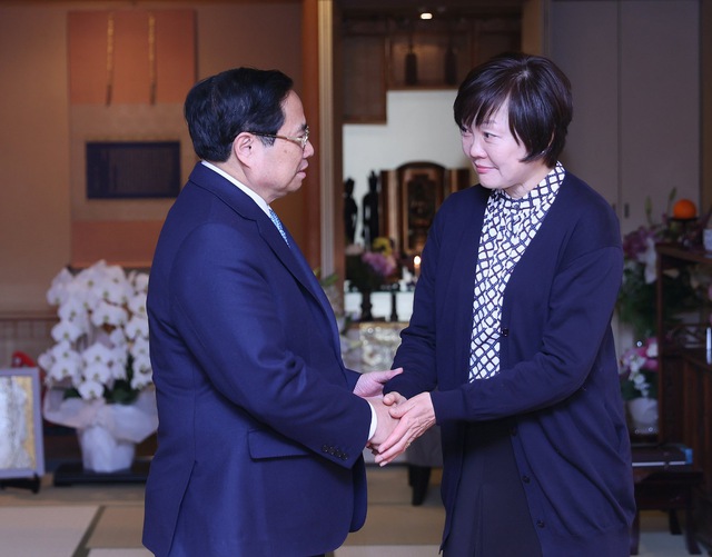 Thủ tướng Phạm Minh Chính thăm gia đình cố Thủ tướng Abe Shinzo - Ảnh: VGP/Nhật Bắc
