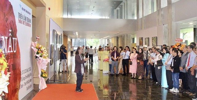 Quang cảnh Lễ Khai mạc Triển l&atilde;m QU&Ecirc; NẪU.