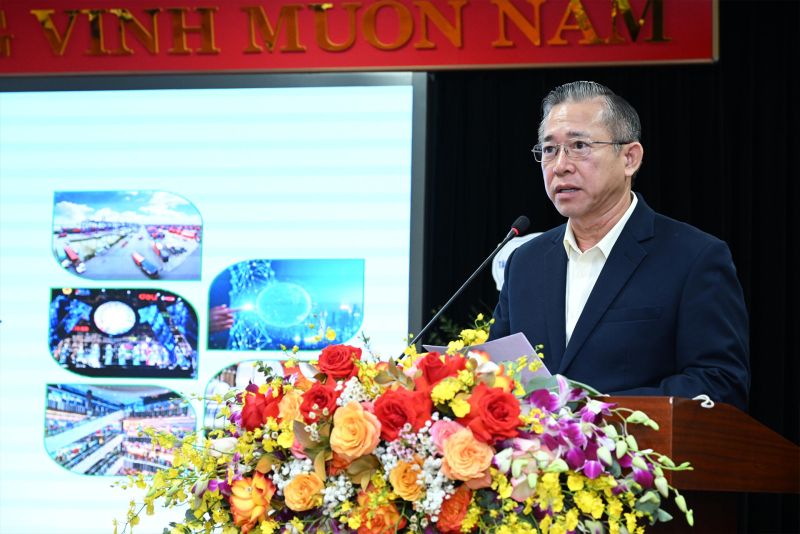 Tổng Giám đốc THACO trình bày tham luận tại Hội nghị