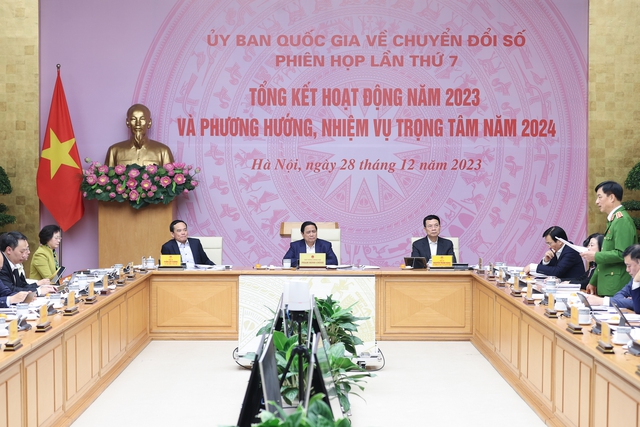 Thủ tướng Phạm Minh Chính, Chủ tịch Ủy ban Quốc gia về chuyển đổi số, chủ trì phiên họp thứ 7 của Ủy ban, tổng kết hoạt động năm 2023 và phương hướng, nhiệm vụ trọng tâm năm 2024 - Ảnh: VGP/Nhật Bắc