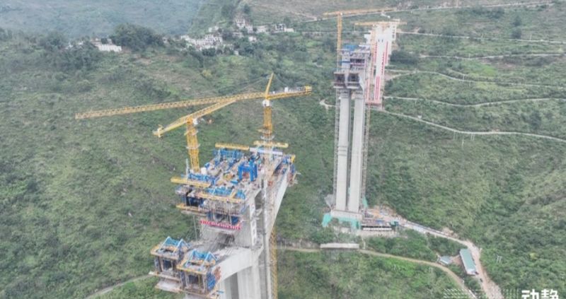 Trung Quốc xây cây cầu cao nhất thế giới ở hẻm núi sâu tỉnh Quý Châu