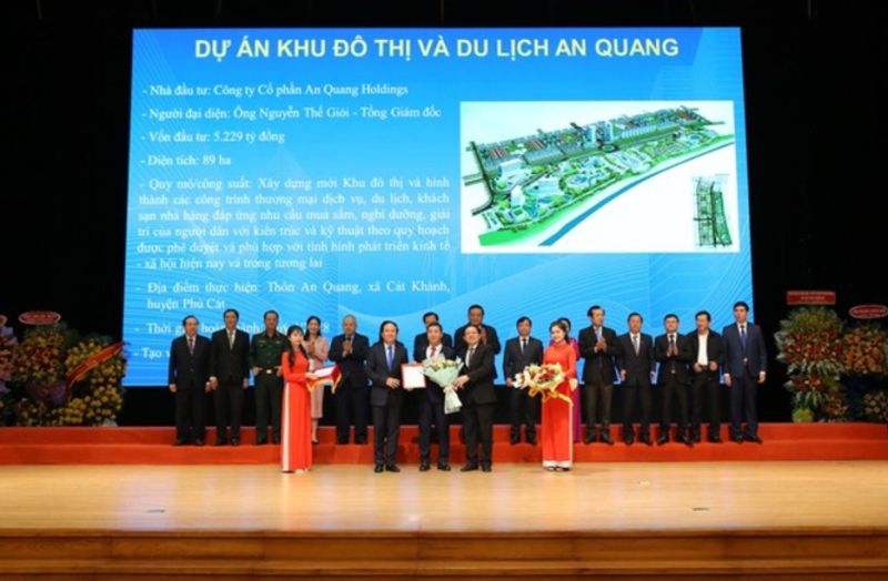 Dự án Khu đô thị và du lịch An Quang có tổng vốn đầu tư 5.229 tỷ đồng được trao giấy chứng nhận tại Hội nghị công bố Quy hoạch tỉnh Bình Định thời kỳ 2021-2030, tầm nhìn đến năm 2050.