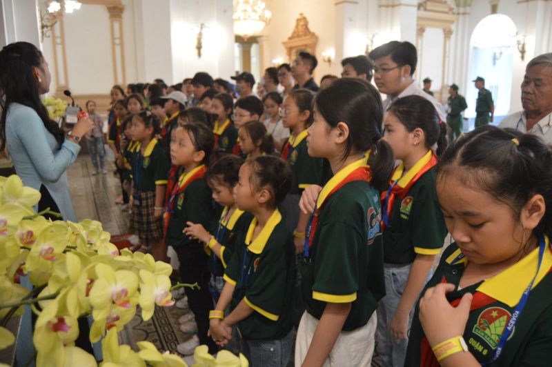 Trong 2 ngày cuối cùng của năm 2023 có 2.500 du khách tham quan trụ sở UBND - HĐND TP. Hồ Chí Minh Trong 2 ngày cuối cùng của năm 2023 có 2.500 du khách tham quan trụ sở UBND - HĐND TP. Hồ Chí Minh