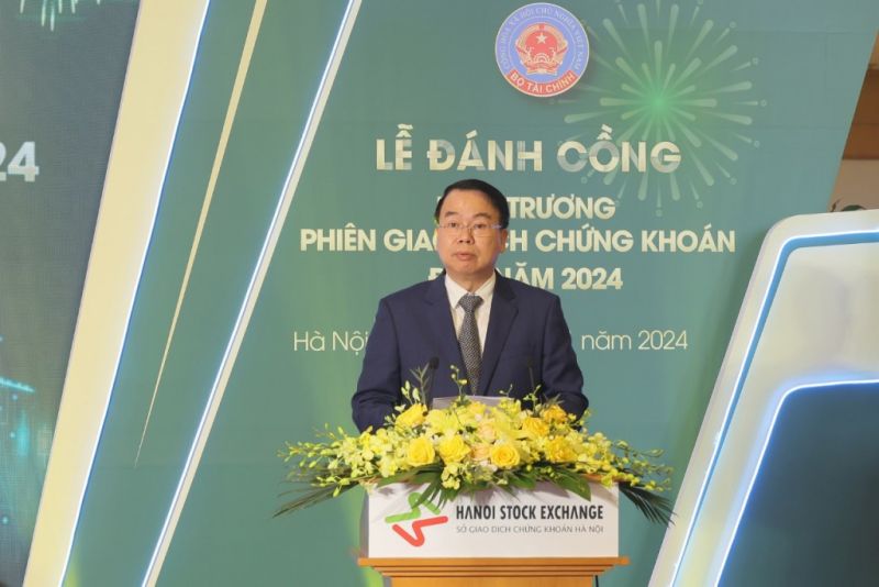 Thứ trưởng Bộ Tài Chính Nguyễn Đức Chi phát biểu