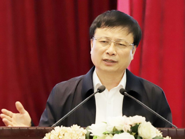 Phó Chủ tịch UBND tỉnh Nghệ An Bùi Đình Long cho biết, sẽ thực hiện các bước theo quy định của pháp luật để thu hồi hơn 10 tỷ đồng chi sai cho giáo viên biệt phái.