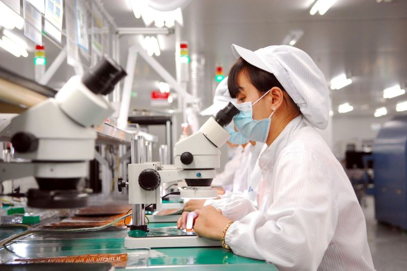 Sản xuất linh kiện điện tử tại Công ty TNHH Synopex Việt Nam (vốn đầu tư của Hàn Quốc), tại Khu công nghiệp Quang Minh (Hà Nội).