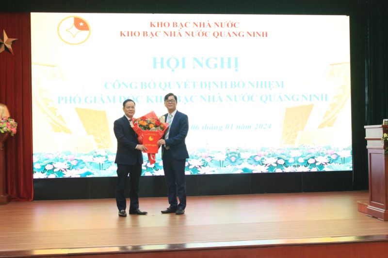 Lãnh đạo Kho bạc Nhà nước Trao quyết định bổ nhiệm Phó Giám đốc Kho bạc Nhà nước Quảng Ninh.