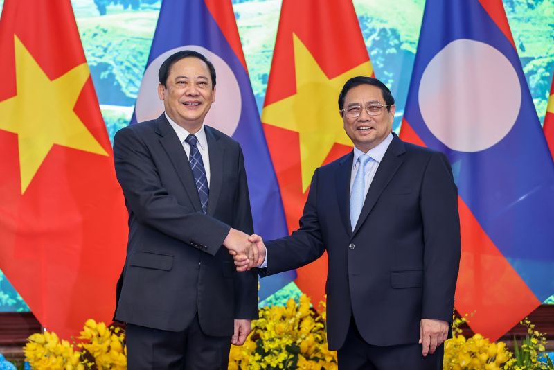 Chuyến công tác tại Việt Nam lần này của Thủ tướng Lào Sonexay Siphandone có ý nghĩa rất quan trọng, giúp duy trì và thúc đẩy đà phát triển tốt đẹp của quan hệ hai nước; tiếp tục tăng cường hơn nữa tình cảm thân thiết, sự hợp tác chặt chẽ giữa hai Chính phủ Việt Nam-Lào - Ảnh: VGP/Nhật Bắc