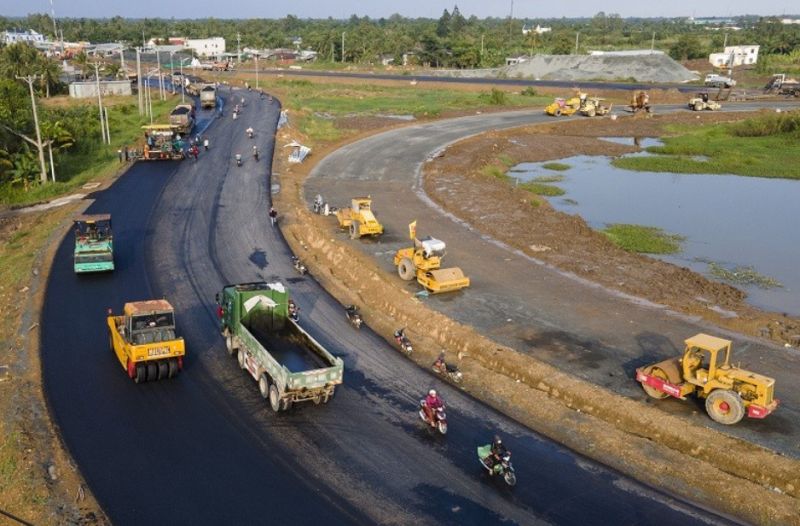 Thi công Dự án đầu tư xây dựng cao tốc Mỹ Thuận - Cần Thơ, giai đoạn 1.