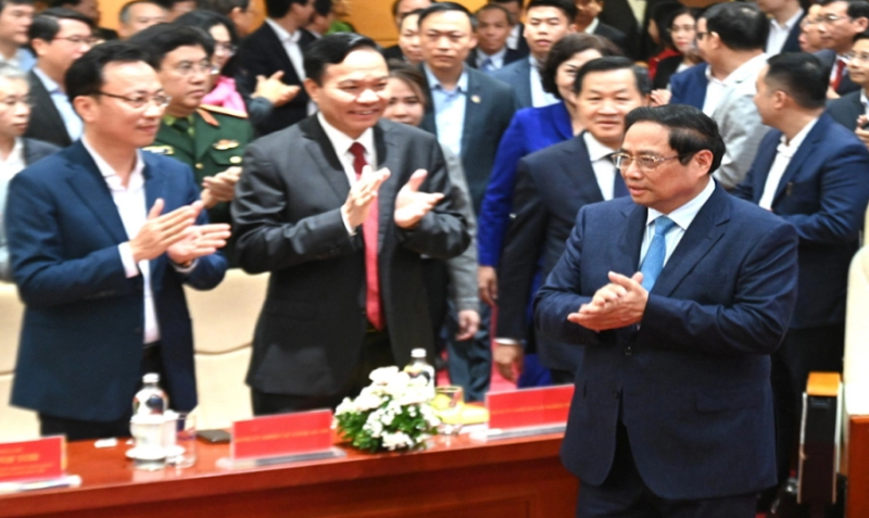 Định hướng tăng trưởng tín dụng năm 2024 khoảng 15%, mở rộng tín dụng tiêu dùng, hạn chế “tín dụng đen”