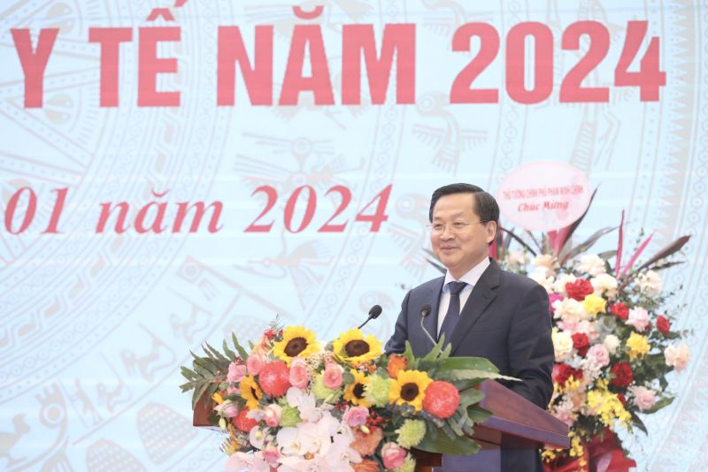 Phó Thủ tướng Lê Minh Khái: Y tế Việt Nam luôn có những biện pháp hữu hiệu để chăm sóc, bảo vệ sức khỏe, tính mạng của nhân dân. Ảnh VGP